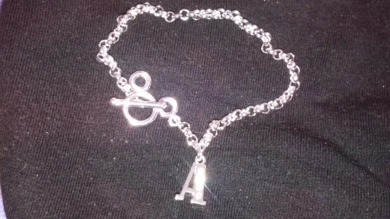 Bracelet fantaisie enfant disney lettre A neuf Idée cadeau